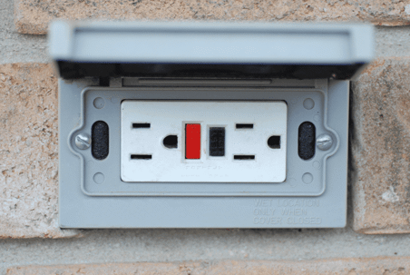 Outdoor electrical outlet